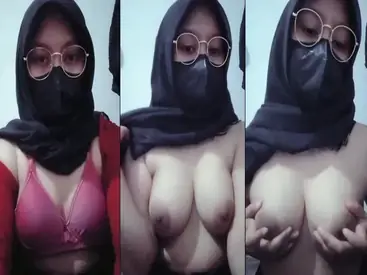 Hijab Toge Suara Imut Live Ngentot Barbar Ganas poster
