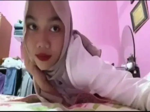 Gadis Jilbab Kirim Rekaman Pribadi Untuk Pacar